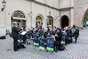 Neurieder Blasmusikanten am Sendlinger Tor (©Foto. Martin Schmitz)